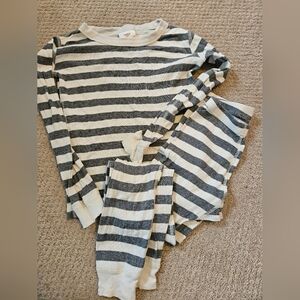 Hanna andersson sz 120 6-7 grey stripe pajamas